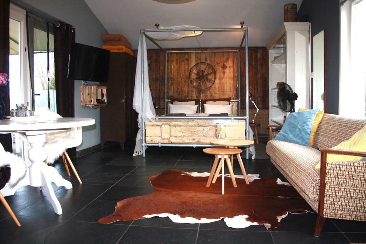 Garden House, Private Studio Apartment With Wifi And Free Parking For 1 Car Weesp Esterno foto