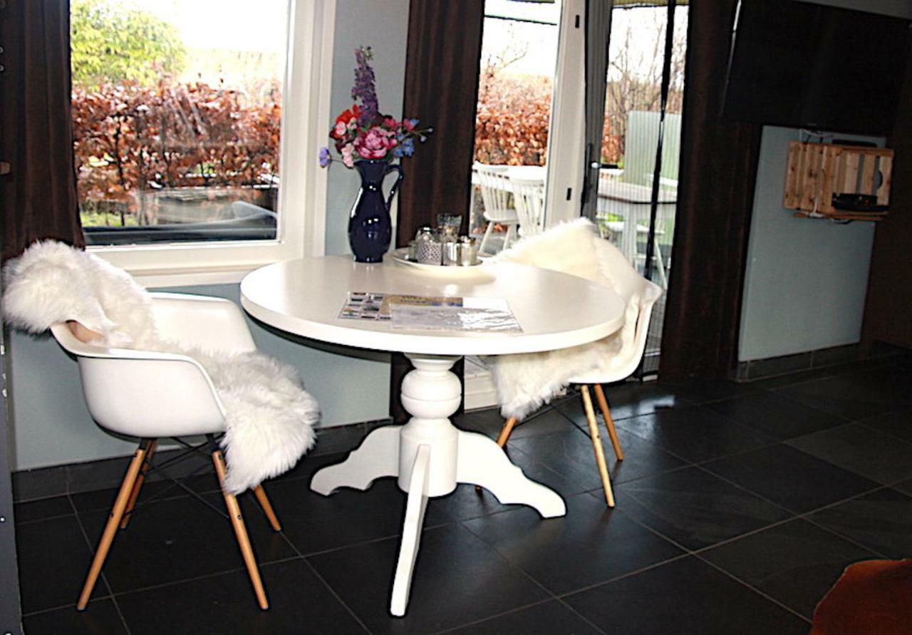 Garden House, Private Studio Apartment With Wifi And Free Parking For 1 Car Weesp Esterno foto